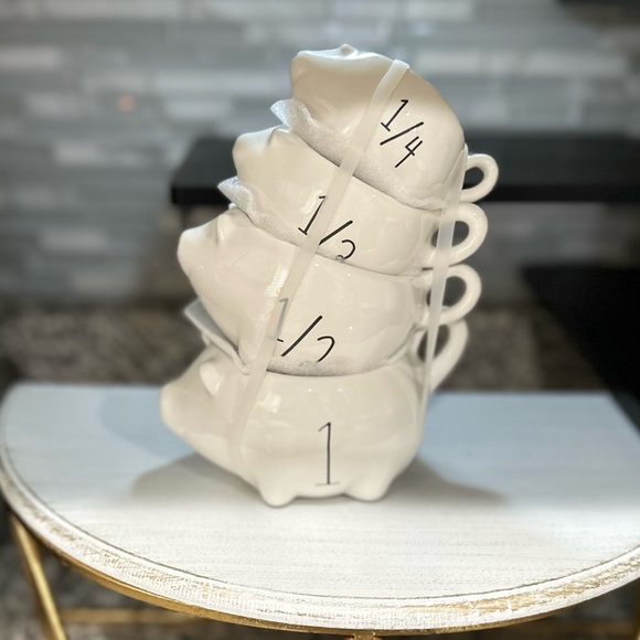 Rae Dunn Farmhouse Pig Measuring Cup Set - NEW - Picture 2 of 2